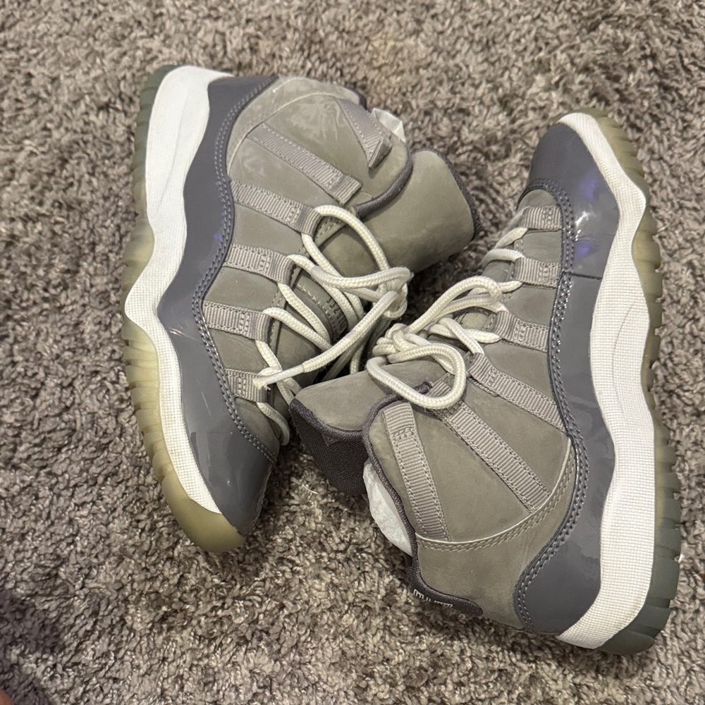 Jordan 11 Cool Grey - Picture 2 of 4